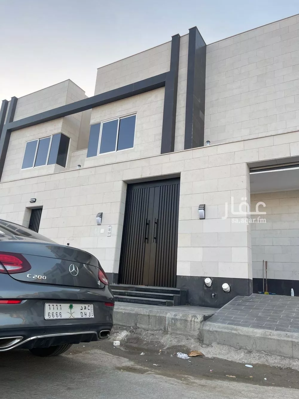 فيلا للبيع في شارع ابو قتادة الانصاري, حي الفلاح, مدينة جدة, منطقة مكة المكرمة 1 صورة