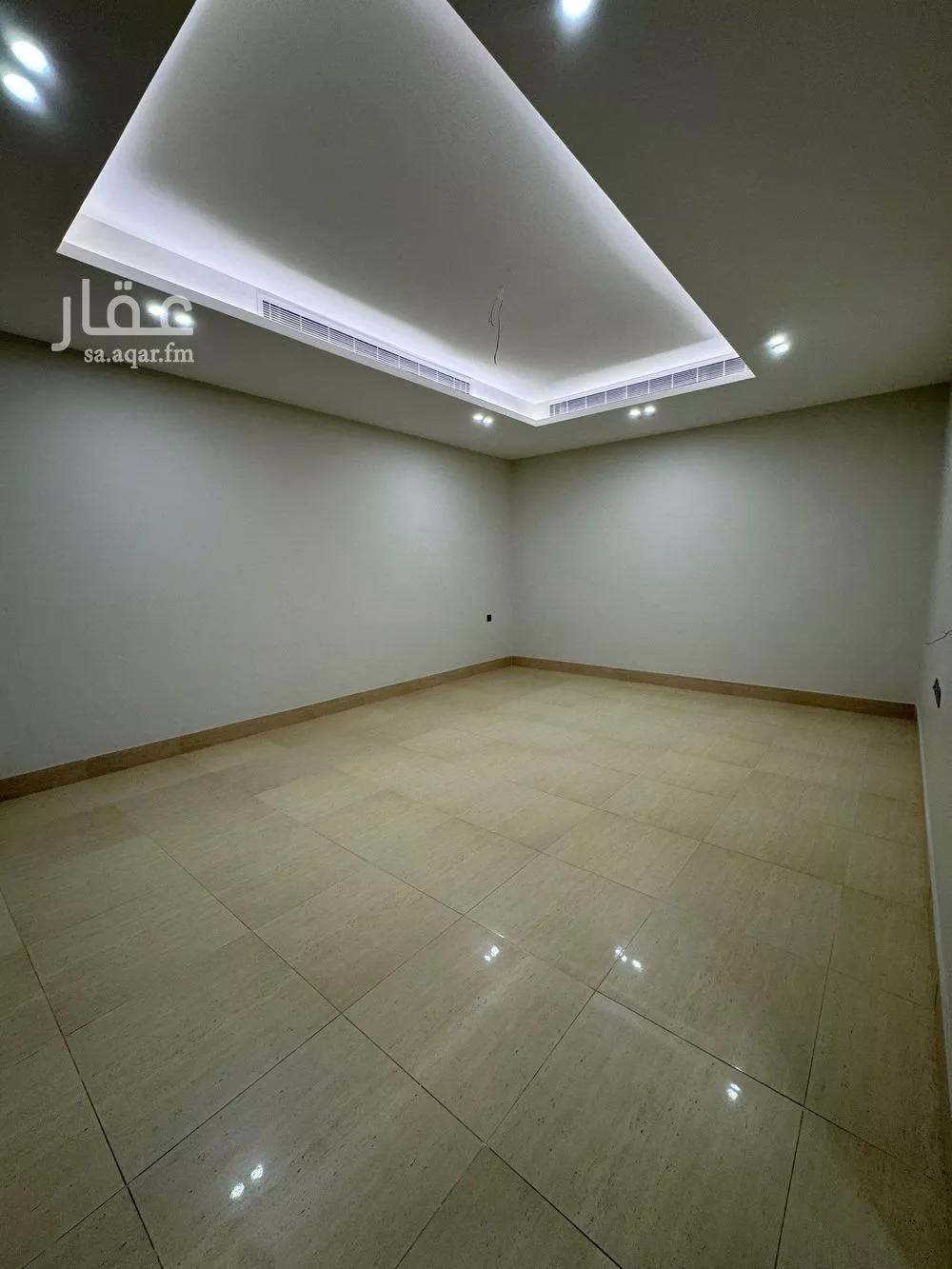 فيلا للبيع في شارع ابراهيم بن عفيصان, حي الصدفة, مدينة الدمام, المنطقة الشرقية 1 صورة