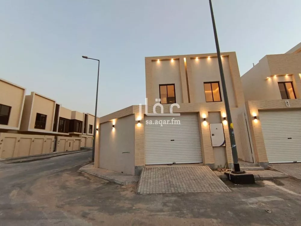 دور للبيع في شارع جعفر بن الحداد, حي عكاظ, مدينة الرياض, منطقة الرياض 1 صورة