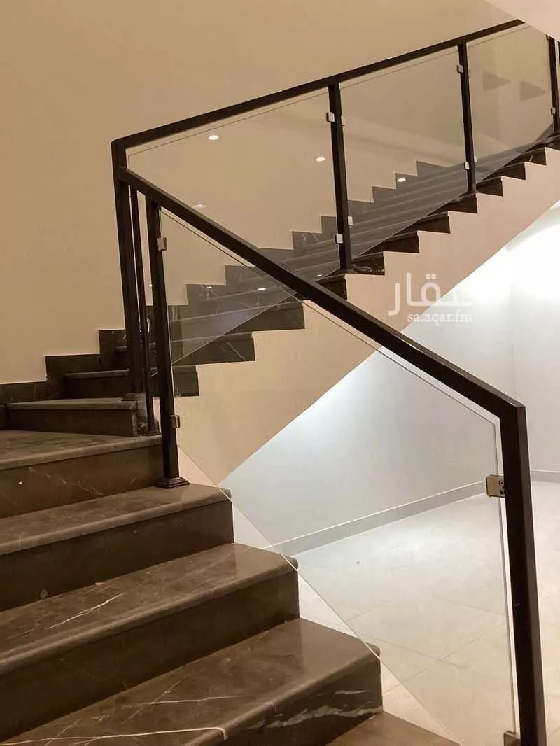 شقة للبيع في شارع المعلاة 112, حي المعلاة, مدينة احد رفيده, منطقة عسير 1 صورة