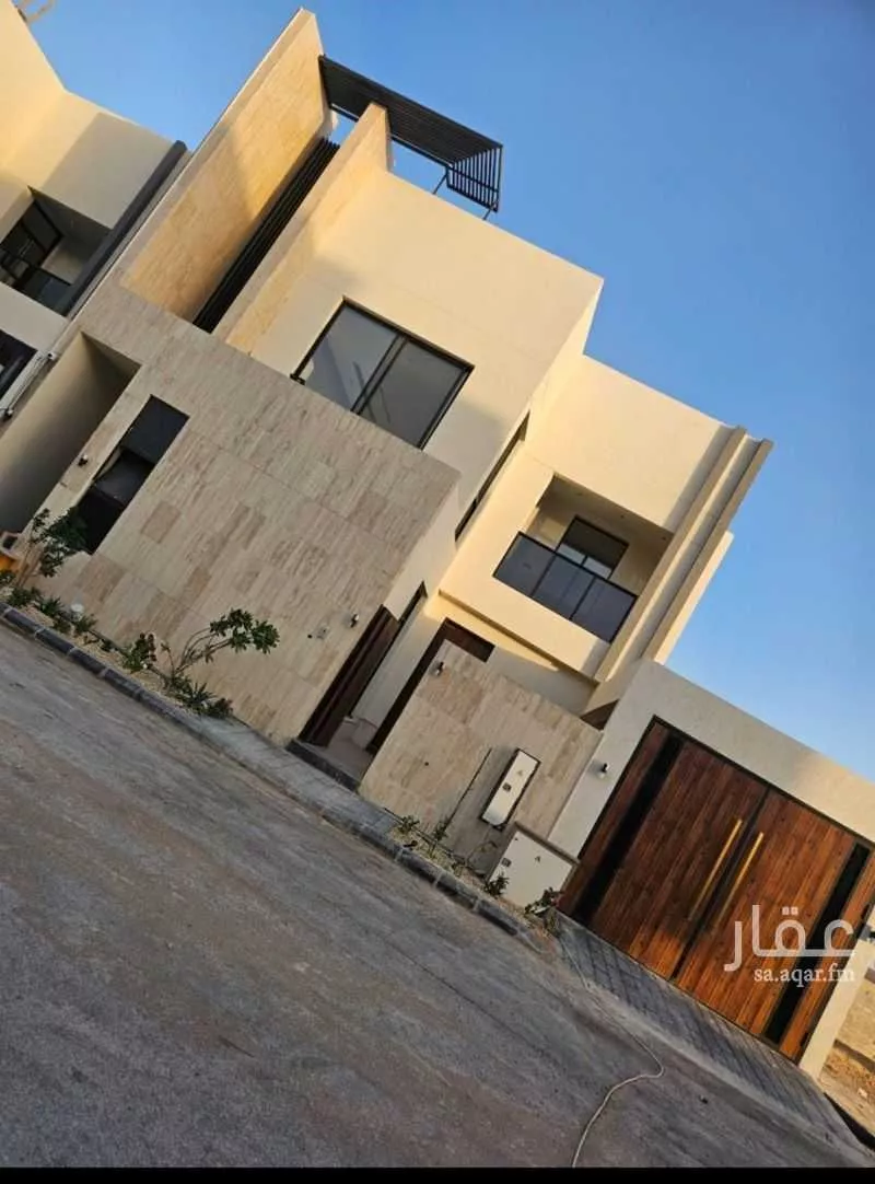 فيلا للبيع في شارع لطف بن سعد السميني, حي المهدية, مدينة الرياض, منطقة الرياض 1 صورة