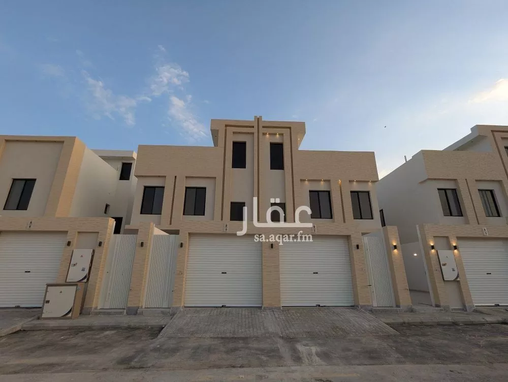 دور للبيع في شارع أبان بن صالح, حي عكاظ, مدينة الرياض, منطقة الرياض 1 صورة
