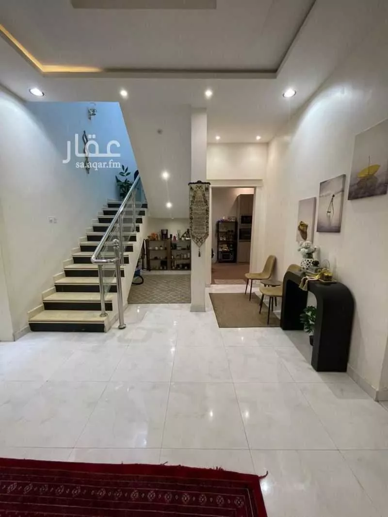 فيلا للإيجار في شارع أحمد الطيبي, حي بدر, مدينة الرياض, منطقة الرياض 1 صورة