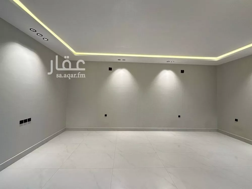 فيلا للبيع في شارع يوسف اللخمي, حي الرمال, مدينة الرياض, منطقة الرياض 1 صورة