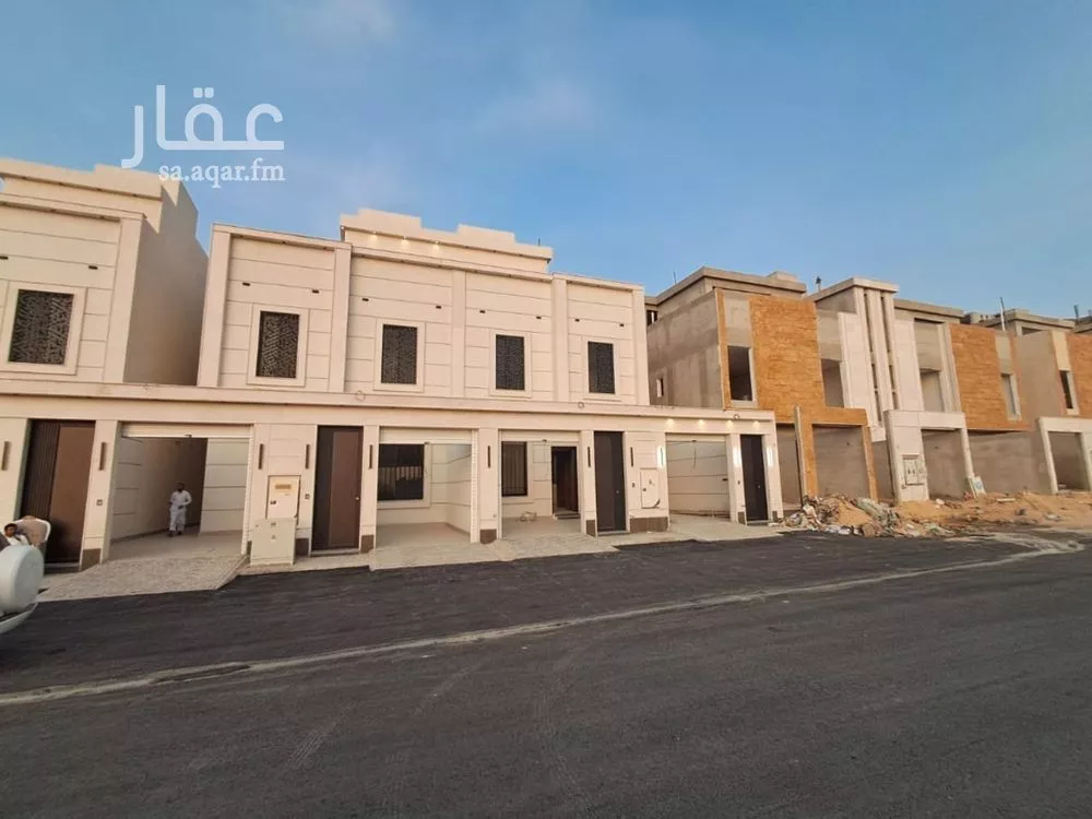 دور للبيع في شارع حامد القاري, حي عكاظ, مدينة الرياض, منطقة الرياض 1 صورة