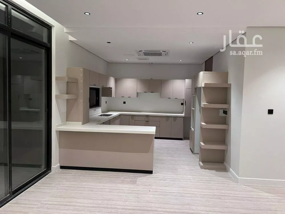 فيلا للإيجار في شارع الأحوص بن ثعلبة, حي المصيف, مدينة الرياض, منطقة الرياض 1 صورة