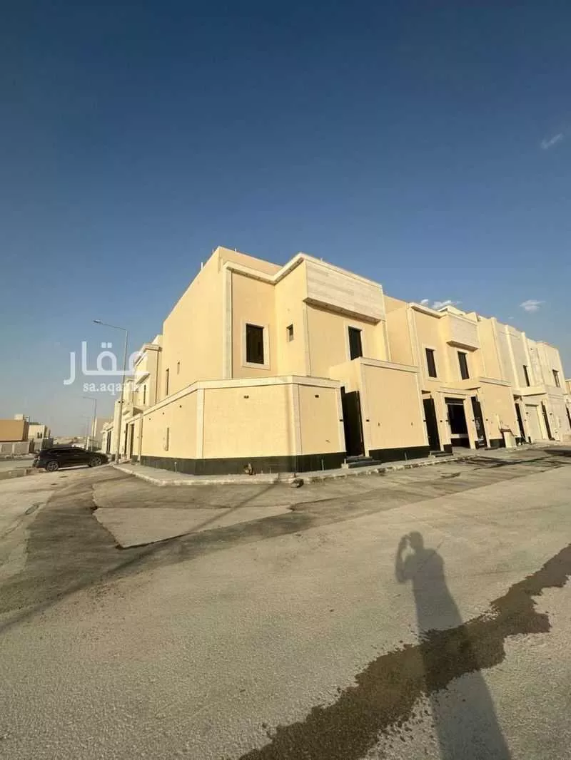 فيلا للبيع في شارع بوابه الشرق, حي الجنادرية, مدينة الرياض, منطقة الرياض 1 صورة