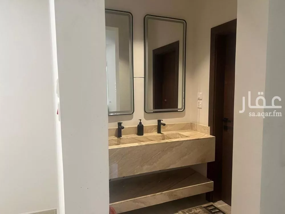 فيلا للبيع في شارع الصرح, حي إشبيلية, مدينة الرياض, منطقة الرياض 1 صورة