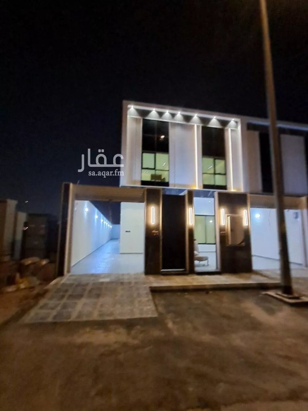 دور للبيع في شارع حسين بن صديق دحلان, حي عكاظ, مدينة الرياض, منطقة الرياض 1 صورة
