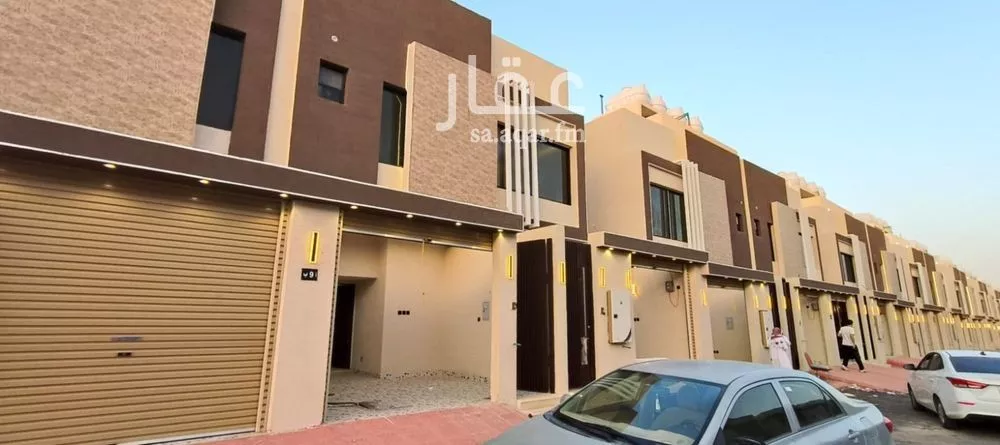 دور للبيع في شارع عبدالملك الفتني, حي بدر, مدينة الرياض, منطقة الرياض 1 صورة