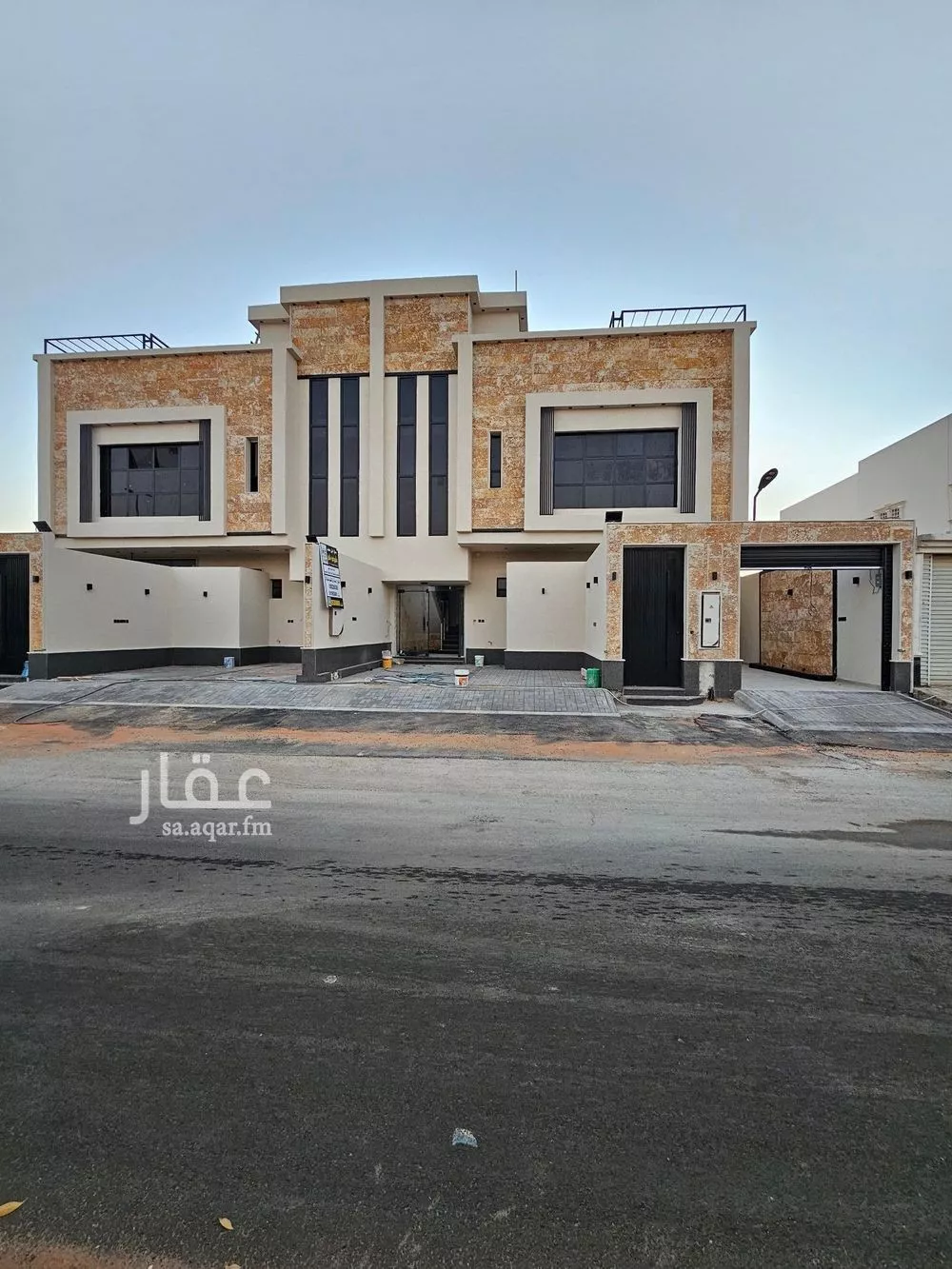 دور للبيع في شارع شارع الشيخ محمد بن عبدالوهاب, حي غرناطة, مدينة المزاحميه, منطقة الرياض 1 صورة