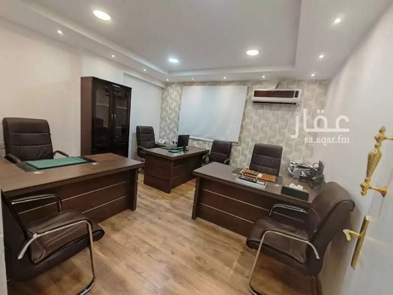 مكتب تجاري للإيجار في شارع العليا, حي الورود, مدينة الرياض, منطقة الرياض 1 صورة
