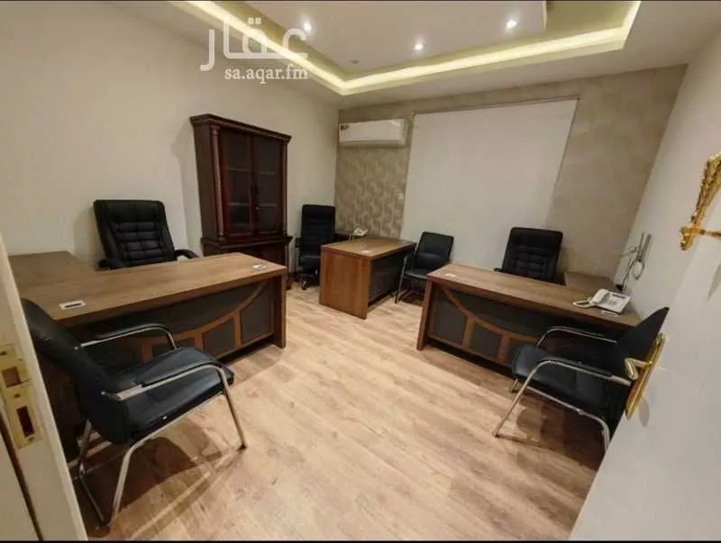 مكتب تجاري للإيجار في شارع العليا, حي الورود, مدينة الرياض, منطقة الرياض 1 صورة
