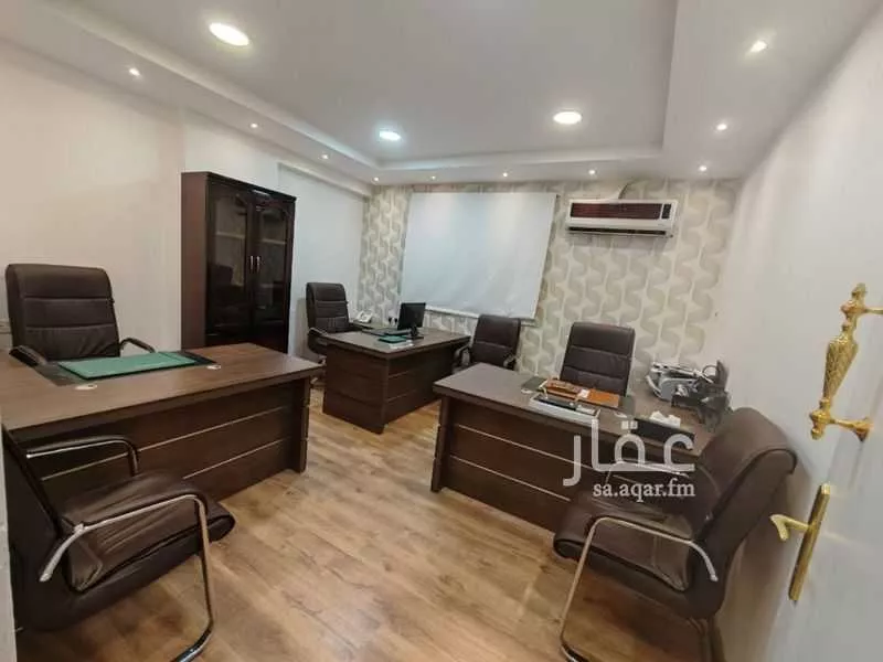 مكتب تجاري للإيجار في شارع العليا, حي الورود, مدينة الرياض, منطقة الرياض 1 صورة