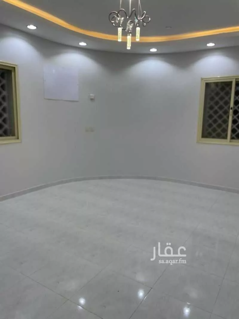 شقة للبيع في شارع عبدالله ابن عقلمة ، ذات الحلي ، رجال المع 1 صورة