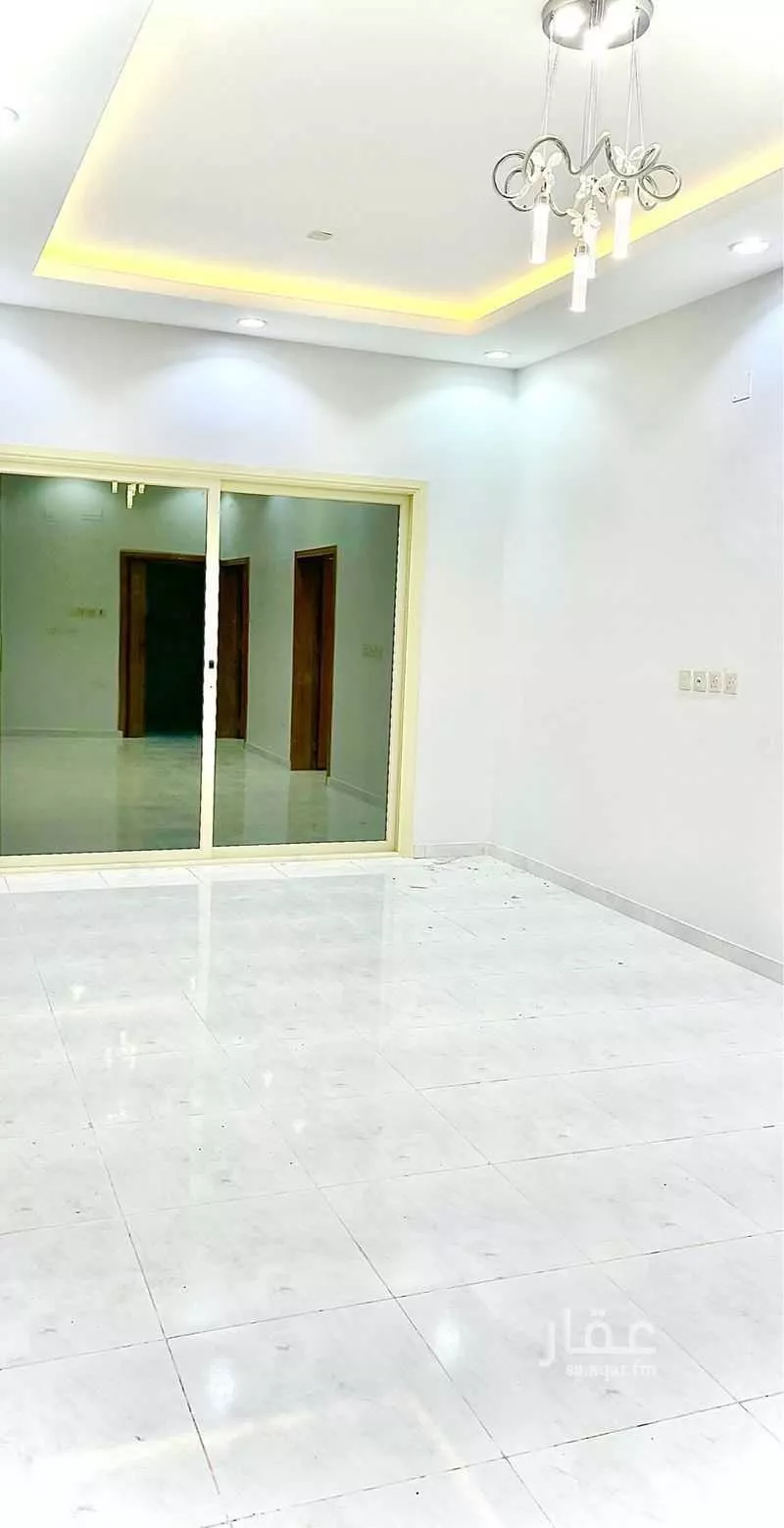 شقة للبيع في شارع عبدالله ابن عقلمة ، ذات الحلي ، رجال المع 1 صورة