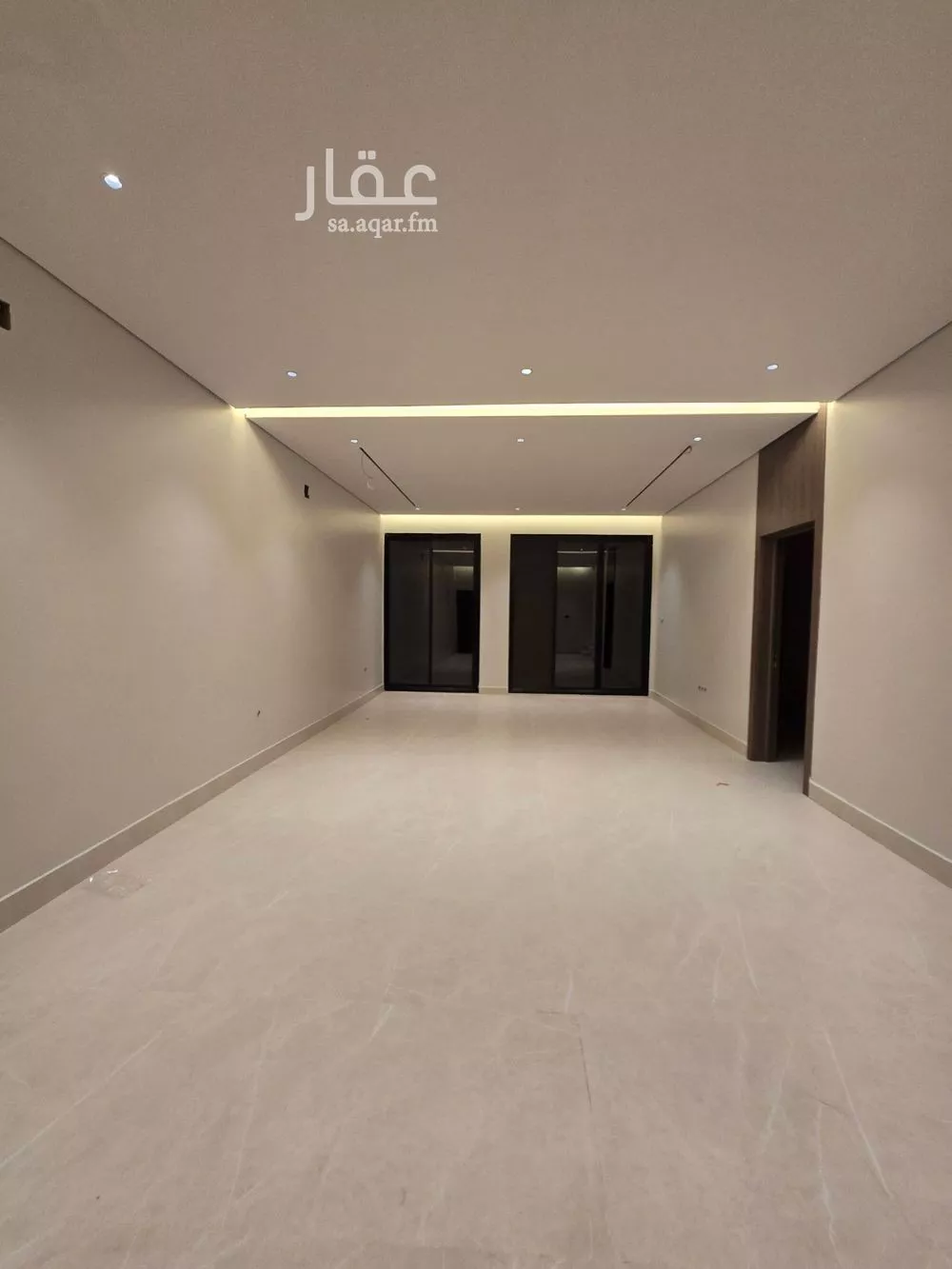 فيلا للبيع في شارع فرات بن حيان, حي الروضة, مدينة الرياض, منطقة الرياض 1 صورة