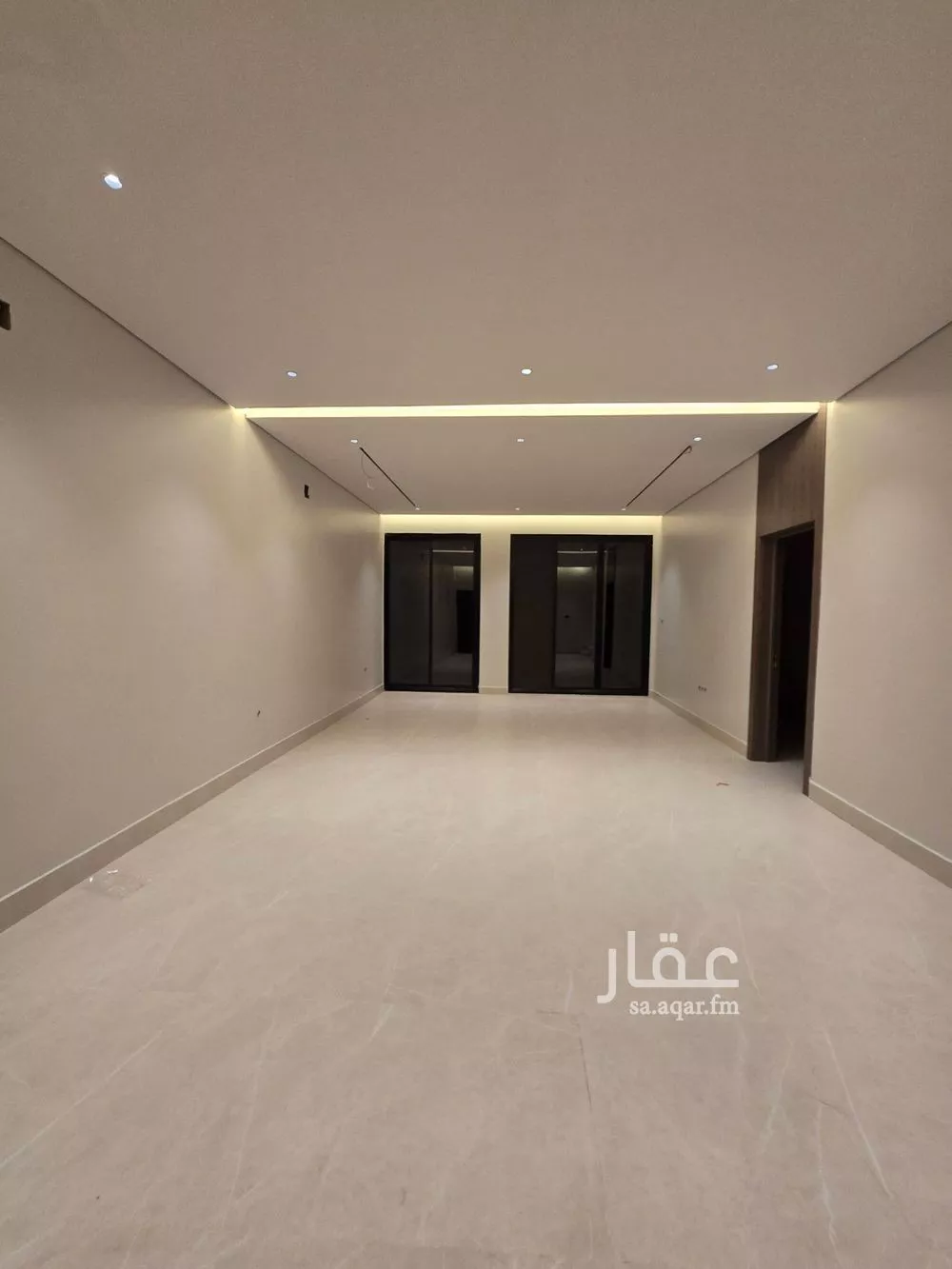 فيلا للبيع في شارع فرات بن حيان, حي الروضة, مدينة الرياض, منطقة الرياض 1 صورة