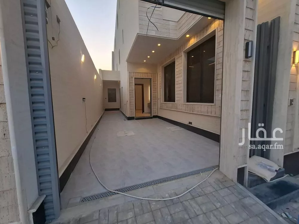 دور للبيع في شارع أحمد الدقاق, حي الرمال, مدينة الرياض, منطقة الرياض 1 صورة