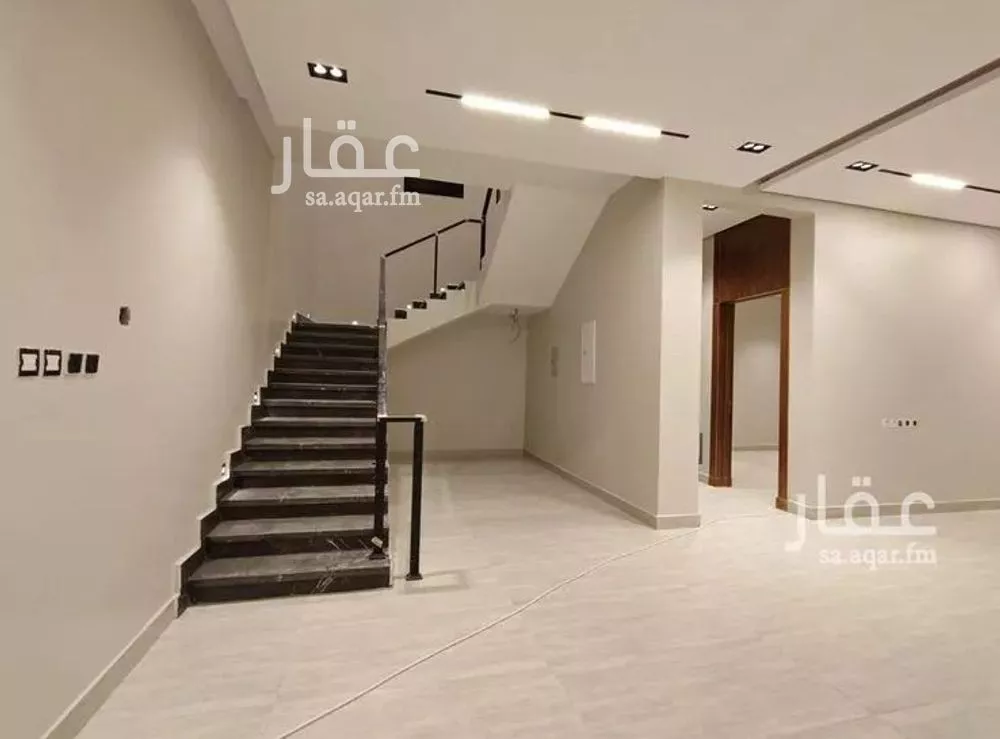فيلا للبيع في شارع عبدالجبار بن الورد, حي الرمال, مدينة الرياض, منطقة الرياض 1 صورة