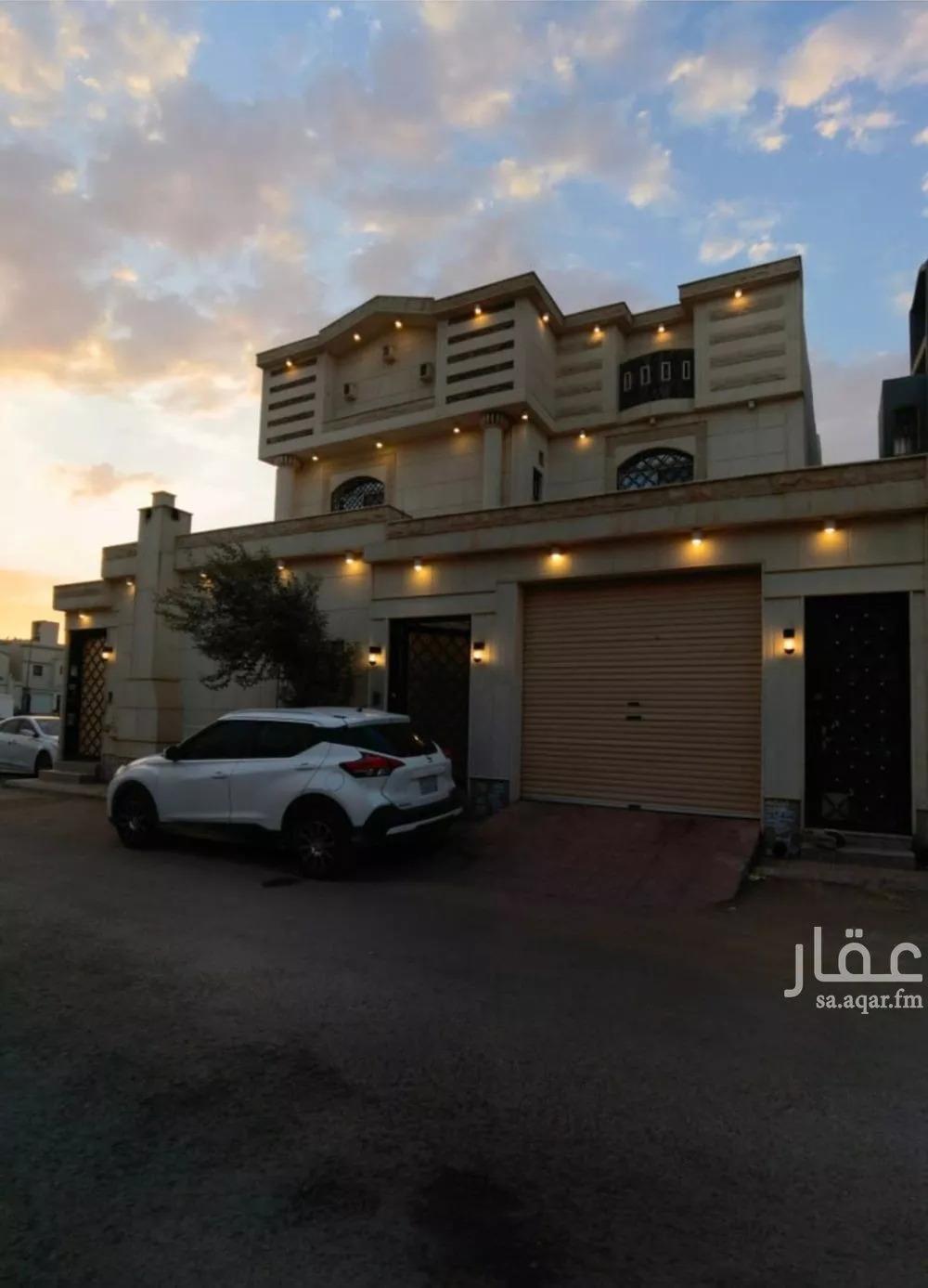 فيلا للبيع في شارع عبدالعزيز الأحيدب, حي الرمال, مدينة الرياض, منطقة الرياض 1 صورة