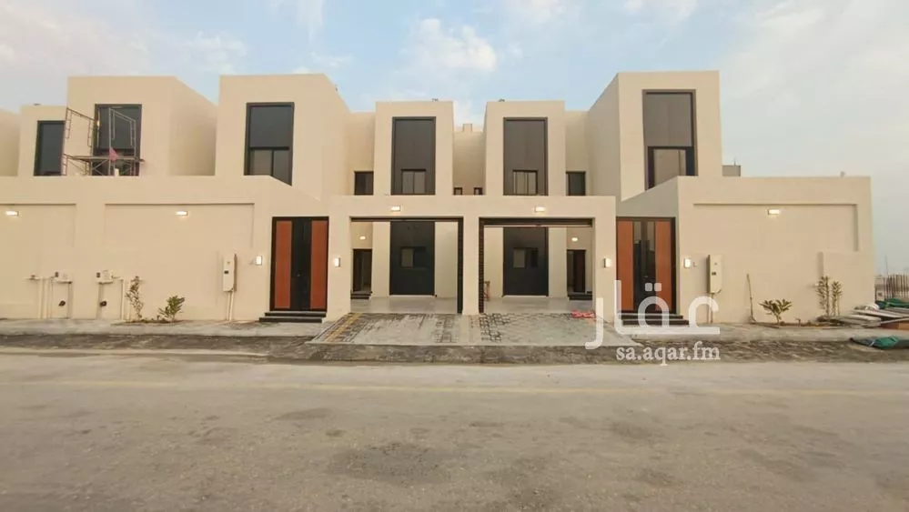 فيلا للبيع في شارع الدليل, حي الأمواج, مدينة الخبر, المنطقة الشرقية 1 صورة