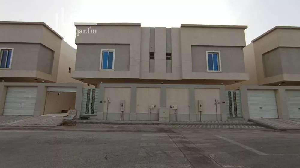 فيلا للبيع في شارع الصياد, حي الأمواج, مدينة الخبر, المنطقة الشرقية 1 صورة