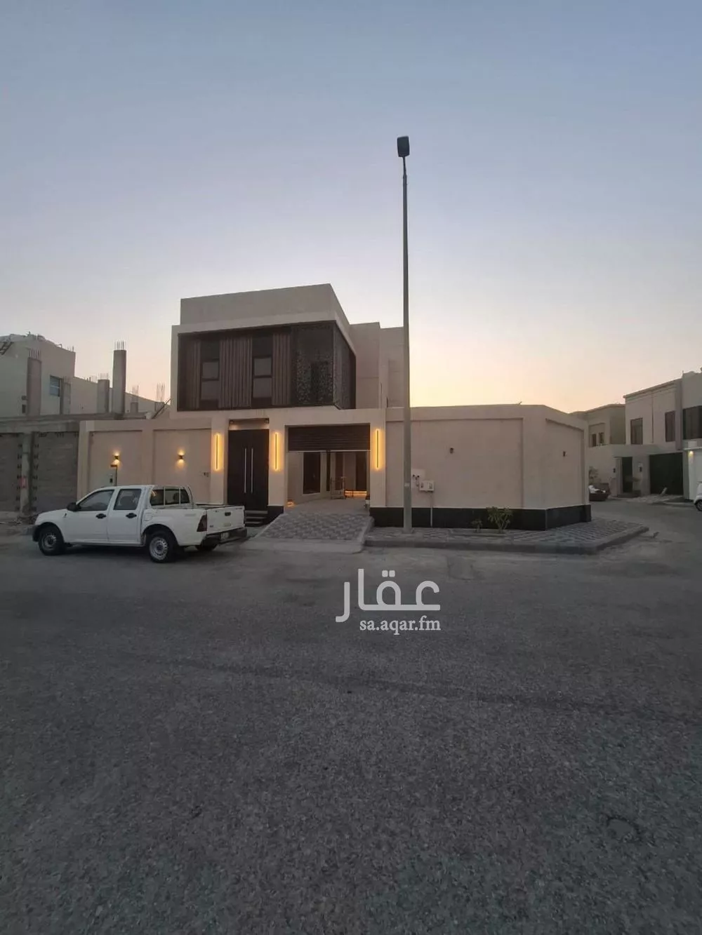 فيلا للبيع في شارع وهب بن عمير, حي الشفاء, مدينة الخبر, المنطقة الشرقية 1 صورة
