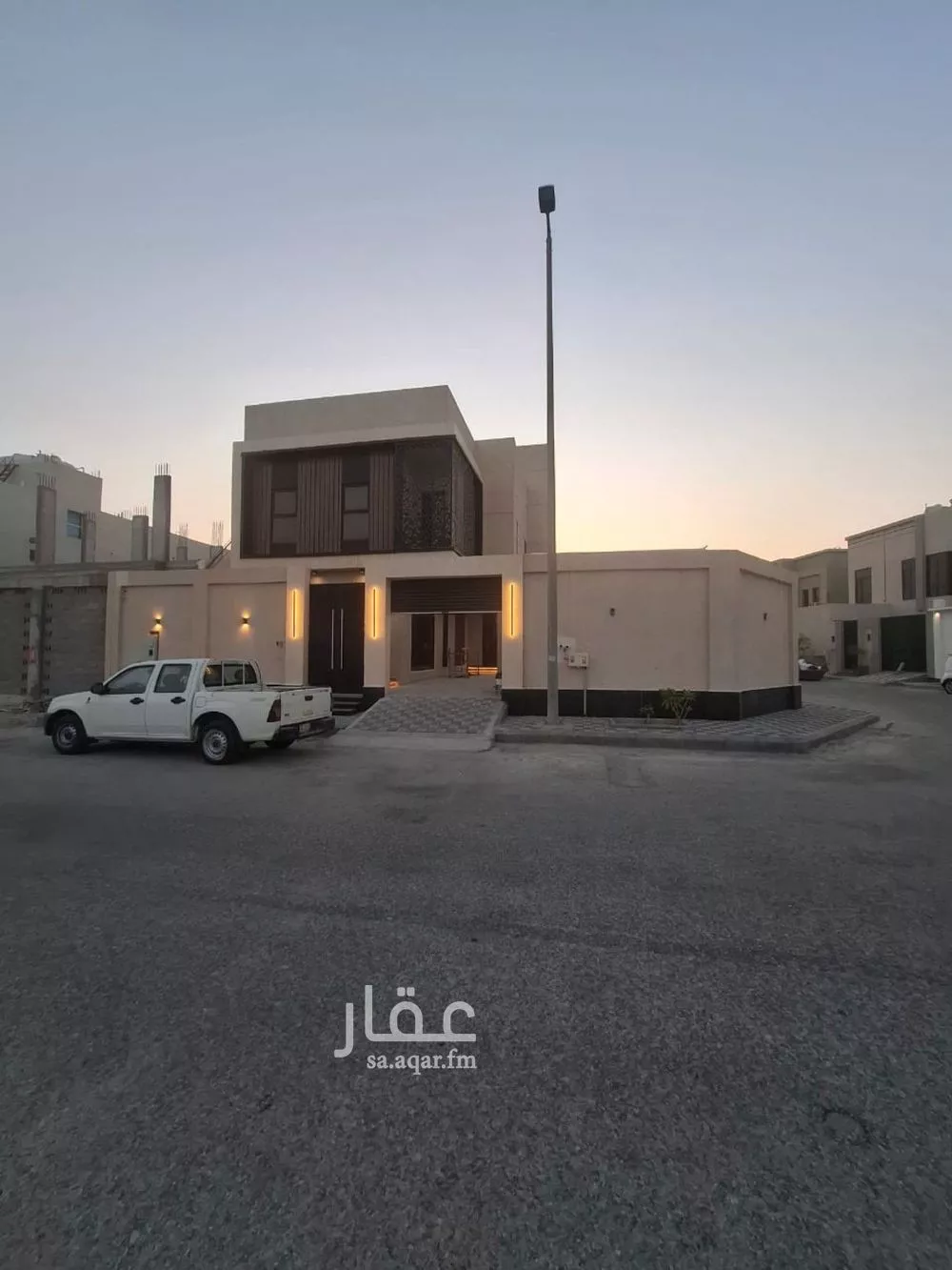 فيلا للبيع في شارع وهب بن عمير, حي الشفاء, مدينة الخبر, المنطقة الشرقية 1 صورة