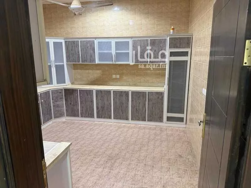 شقة للإيجار في شارع الملك عبدالله, حي الأمير عبدالله, مدينة بيشة, منطقة عسير 1 صورة