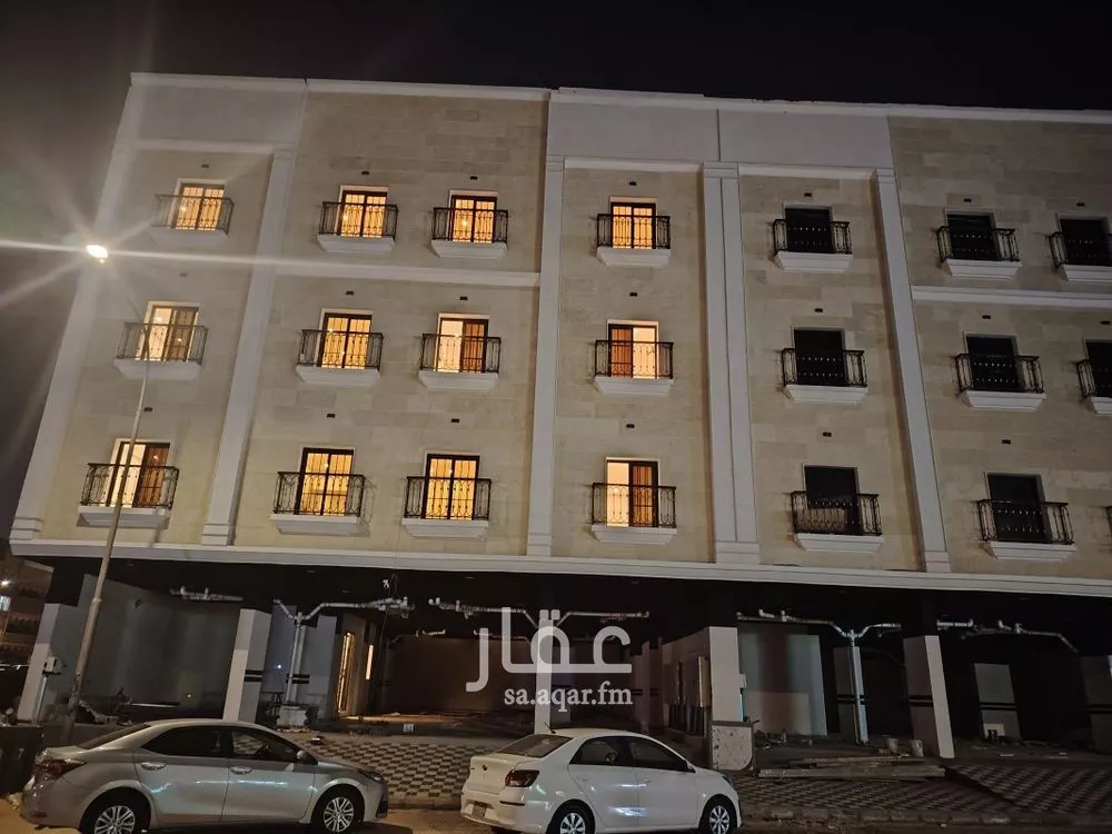 عمارة للبيع في شارع الخامس, حي الثقبة, مدينة الخبر, المنطقة الشرقية 1 صورة