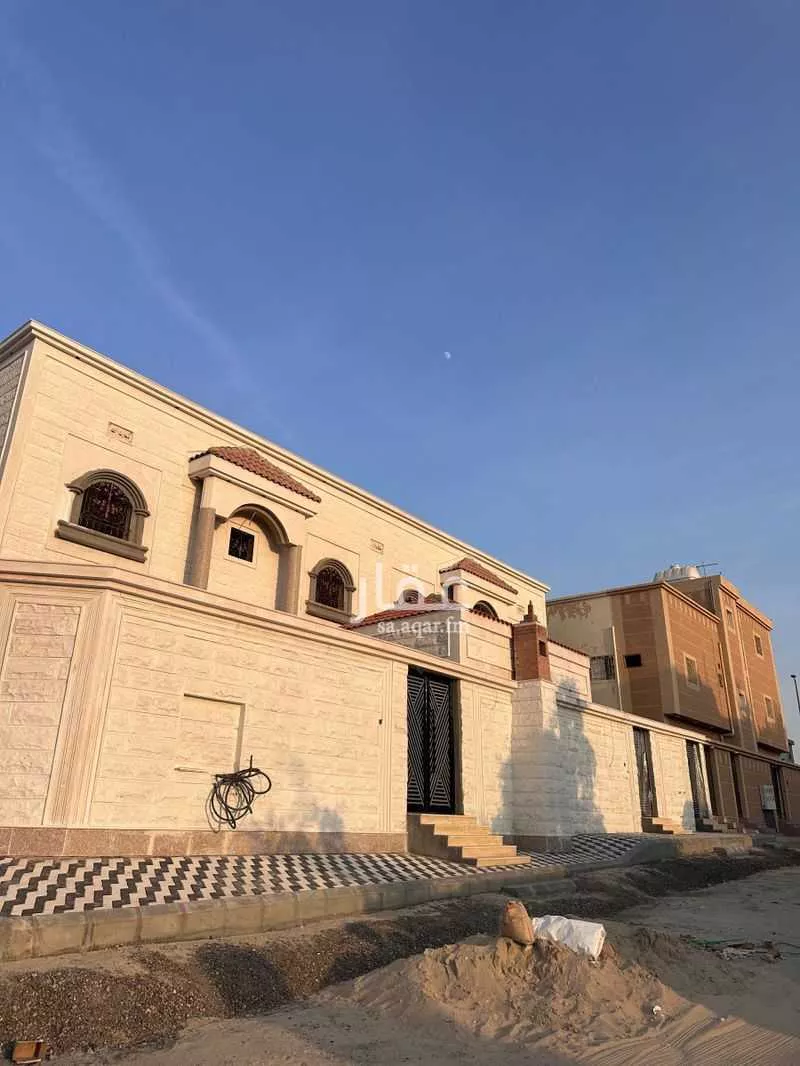 فيلا للبيع في شارع ابو قتاده الانصارية ، حي العزيزية ، النعيرية ، النعيرية 1 صورة