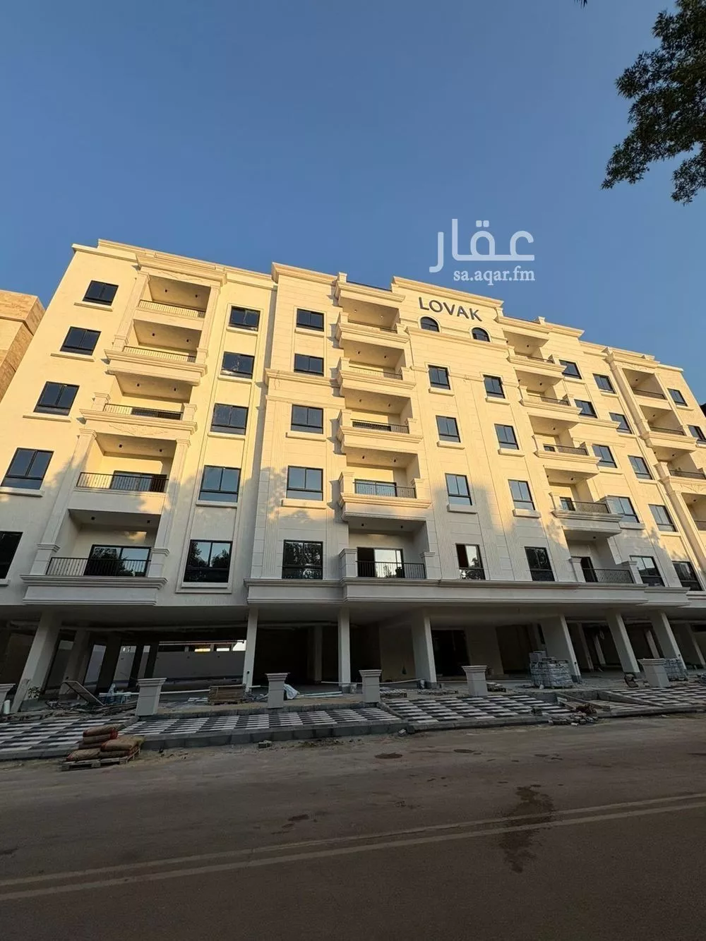 شقة للبيع في شارع الالمعي, حي البندرية, مدينة الخبر, المنطقة الشرقية 1 صورة