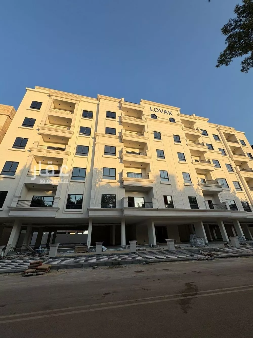 شقة للبيع في شارع الالمعي, حي البندرية, مدينة الخبر, المنطقة الشرقية 1 صورة