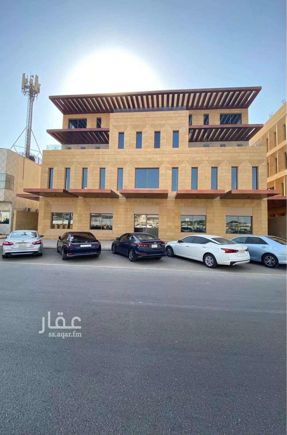 عمارة للإيجار في شارع الثمامة الفرعي, حي الصحافة, مدينة الرياض, منطقة الرياض 1 صورة