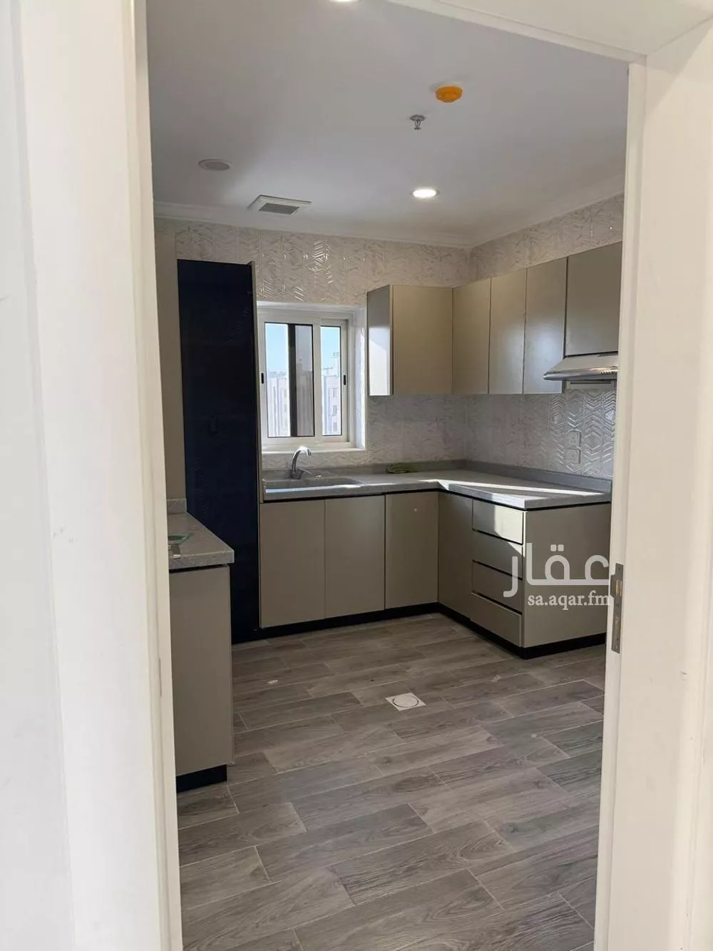 شقة للإيجار في شارع 12ا, حي الحمراء, مدينة الخبر, المنطقة الشرقية 1 صورة