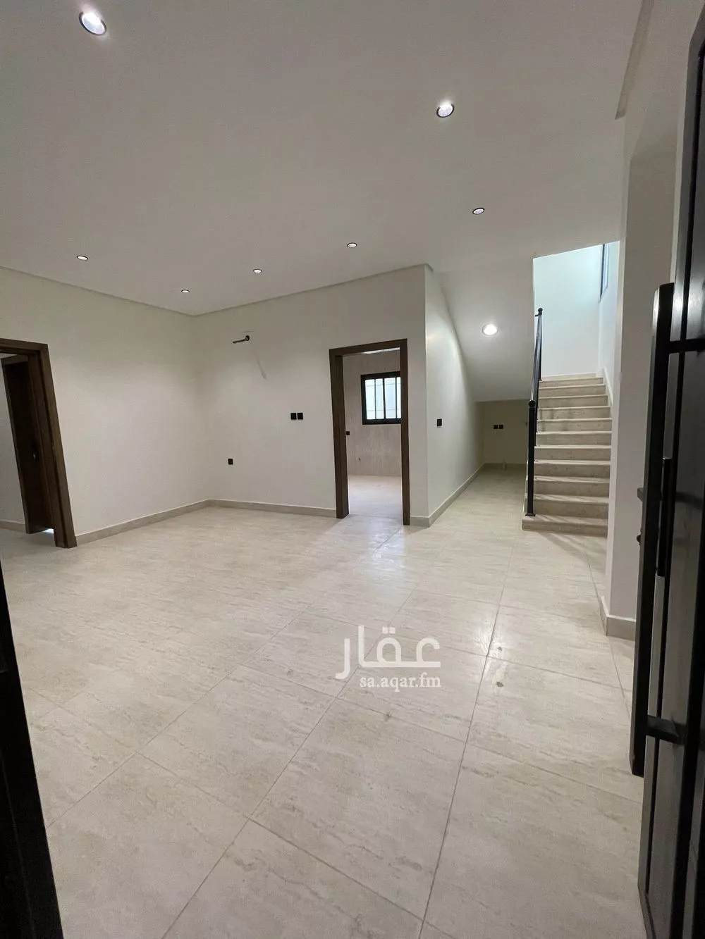 شقة للبيع في شارع رهمة, حي المروج, مدينة أبها, منطقة عسير 1 صورة