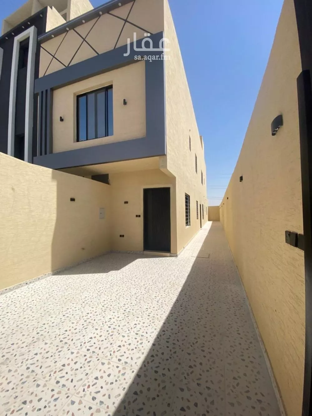 دور للبيع في شارع رفاعة بن شداد, حي عكاظ, مدينة الرياض, منطقة الرياض 1 صورة