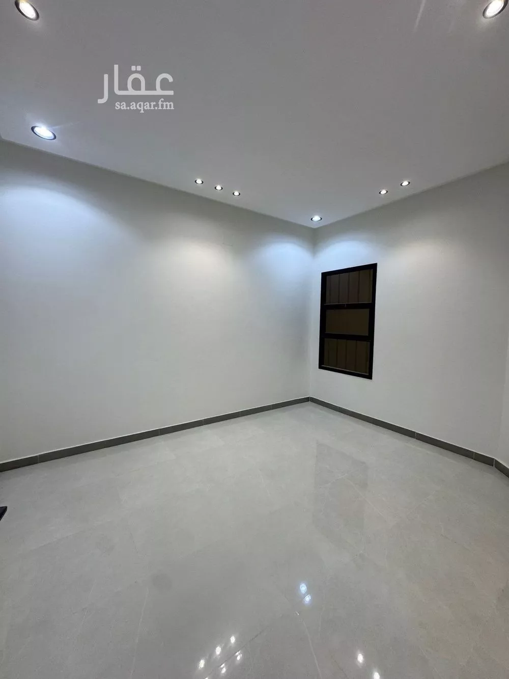 دور للبيع في شارع حسين بن حمد, حي طيبة, مدينة الرياض, منطقة الرياض 1 صورة