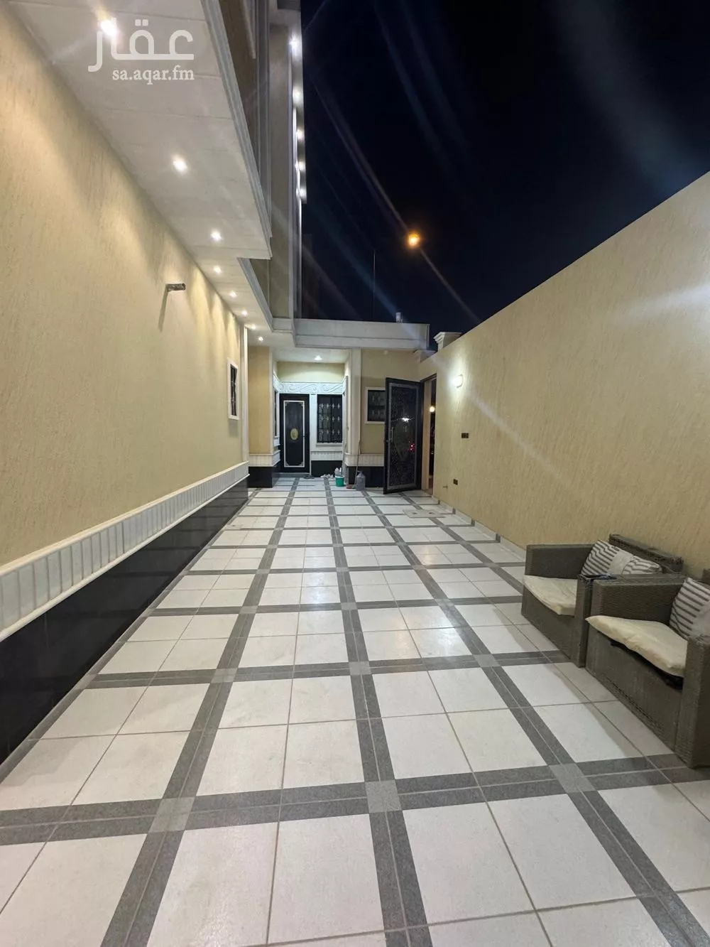 فيلا للبيع في شارع عرفات, حي الدار البيضاء, مدينة الرياض, منطقة الرياض 1 صورة