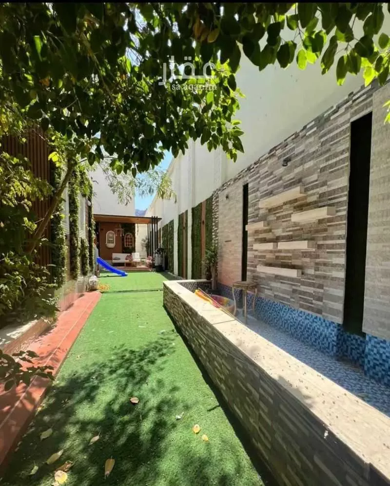 فيلا للبيع في شارع عبدالله ابن معاوية الجمحي, حي بنى بياضة, مدينة المدينه المنوره, منطقة المدينة المنورة 1 صورة