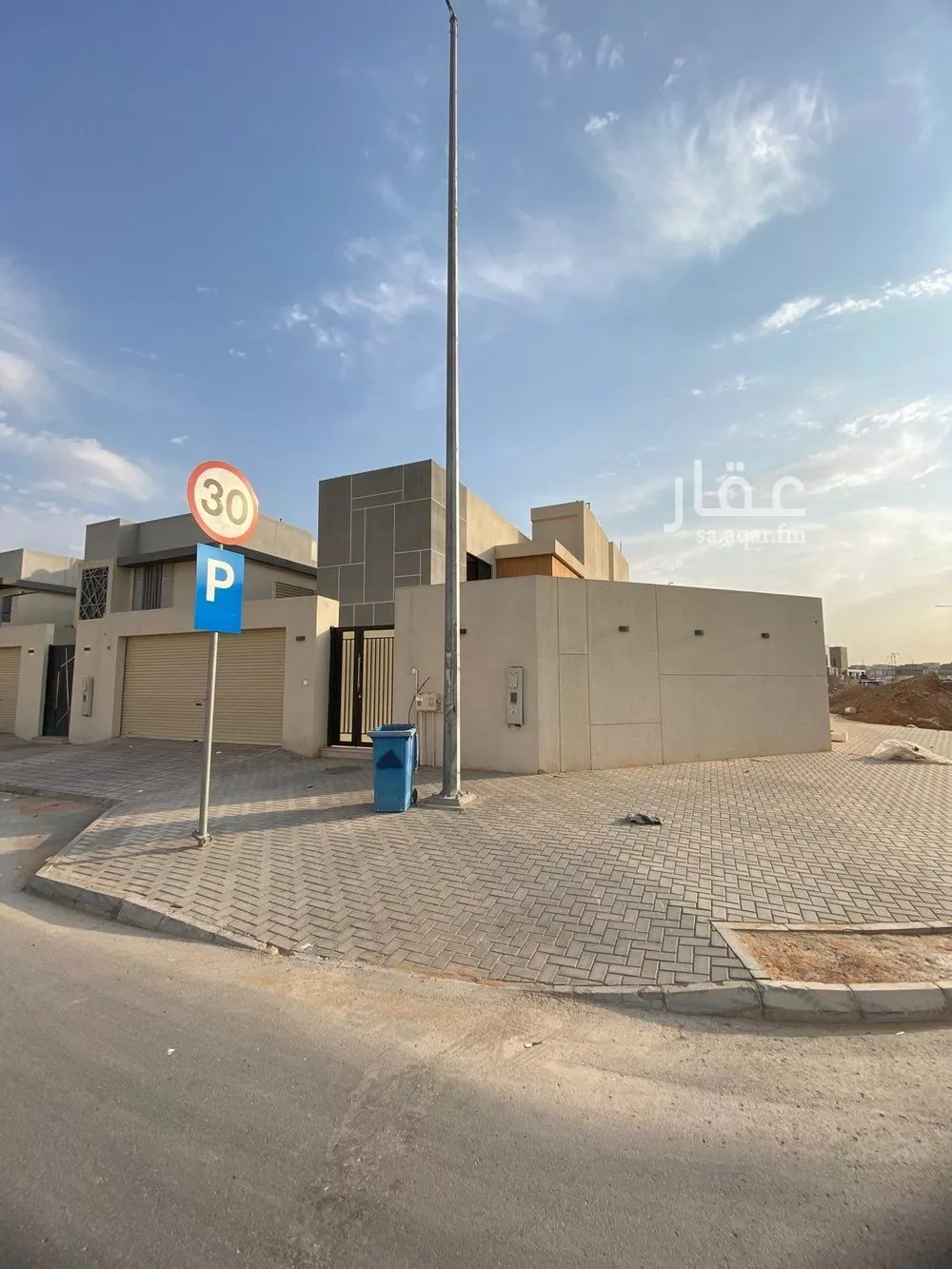 فيلا للإيجار في شارع عبدالله ابن سعود ابن عبدالعزيز, حي الجنادرية, مدينة الرياض, منطقة الرياض 1 صورة