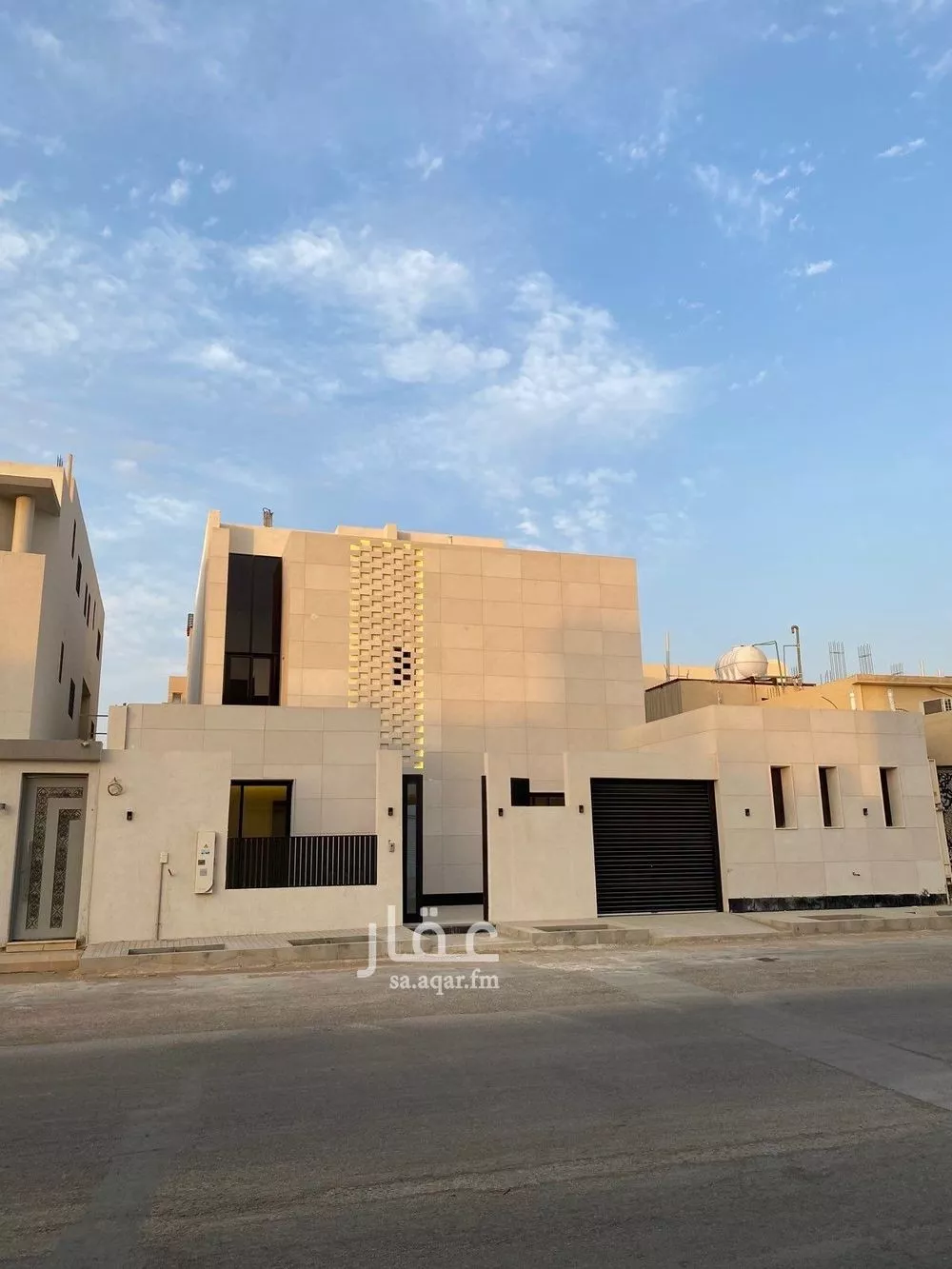 فيلا للبيع في شارع عبدالقادر بن عبدالوارث, حي المهدية, مدينة الرياض, منطقة الرياض 1 صورة
