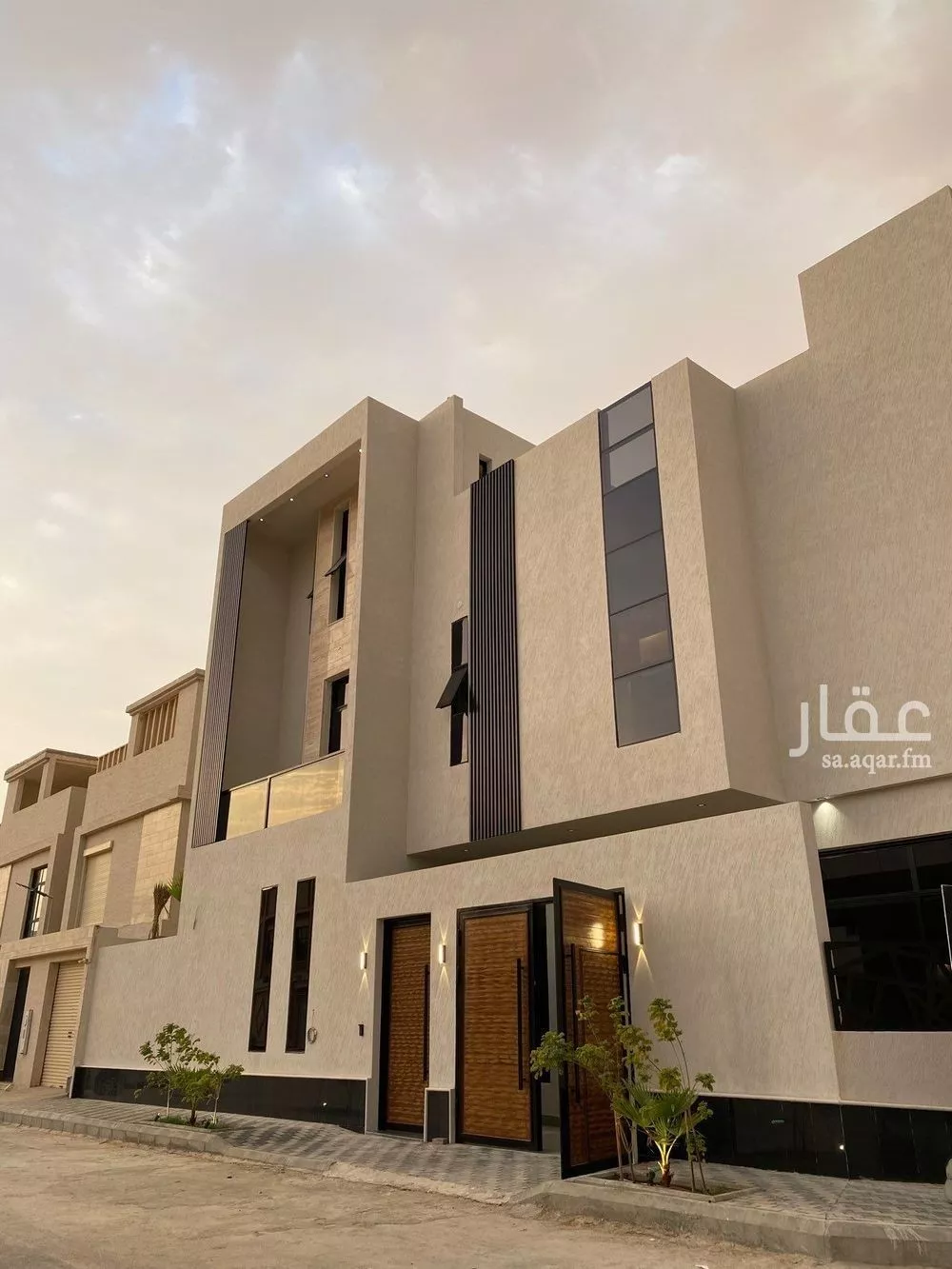 فيلا للبيع في شارع احمد الكازرونى, حي المهدية, مدينة الرياض, منطقة الرياض 1 صورة