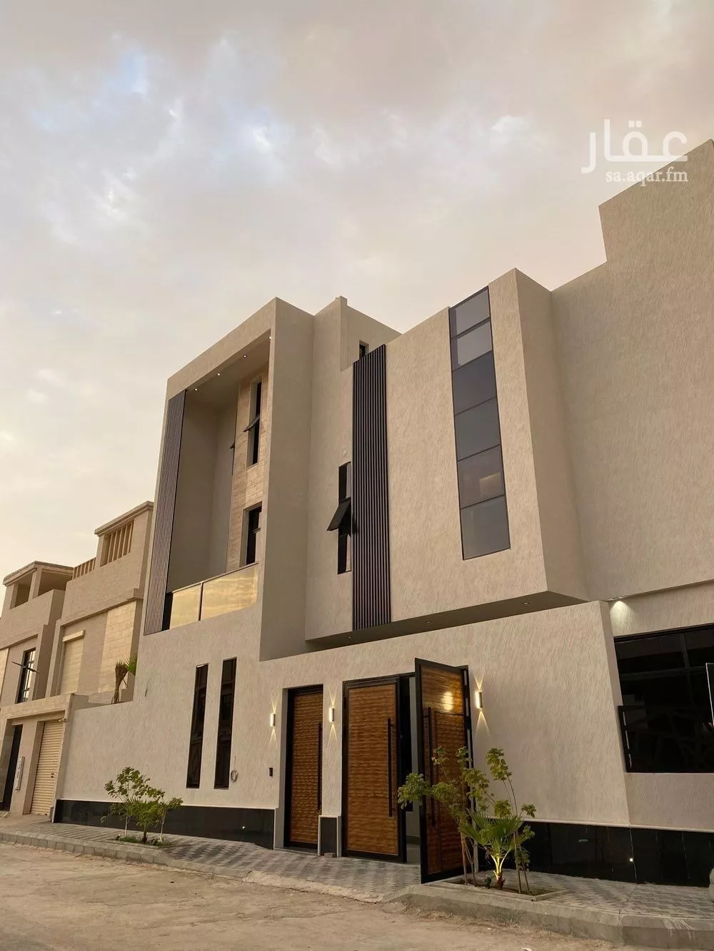 فيلا للبيع في شارع احمد الكازرونى, حي المهدية, مدينة الرياض, منطقة الرياض 1 صورة