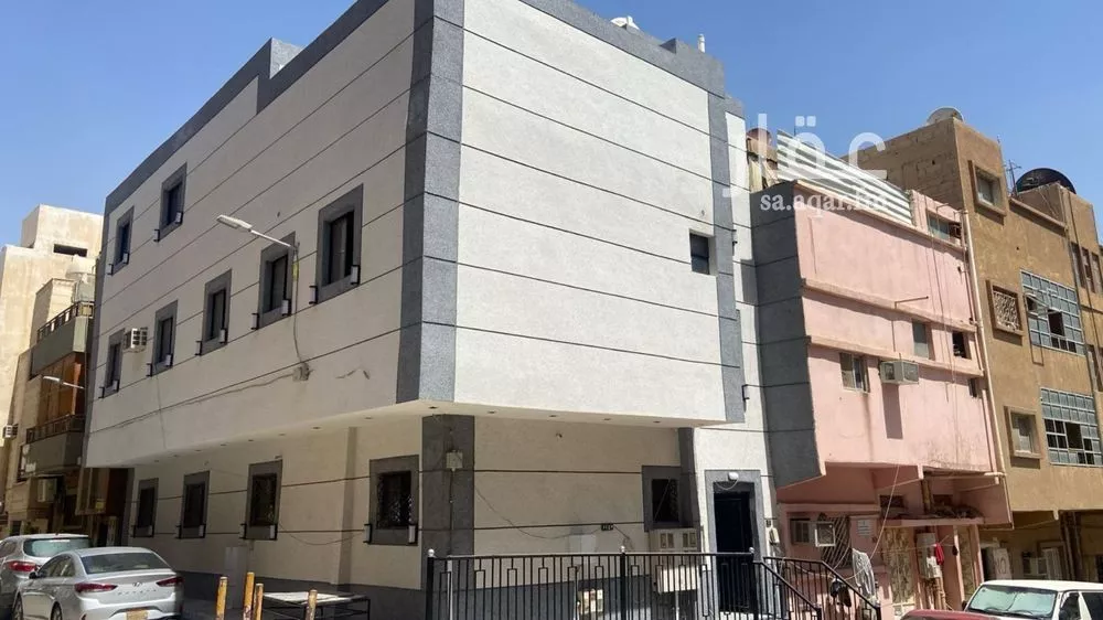 عمارة للبيع في شارع صفوان بن أمية, حي الوزارات, مدينة الرياض, منطقة الرياض 1 صورة