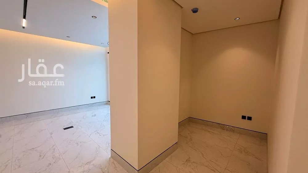 مكتب تجاري للإيجار في شارع الدائري الشرقي الفرعي, حي الفيصلية, مدينة الرياض, منطقة الرياض 1 صورة
