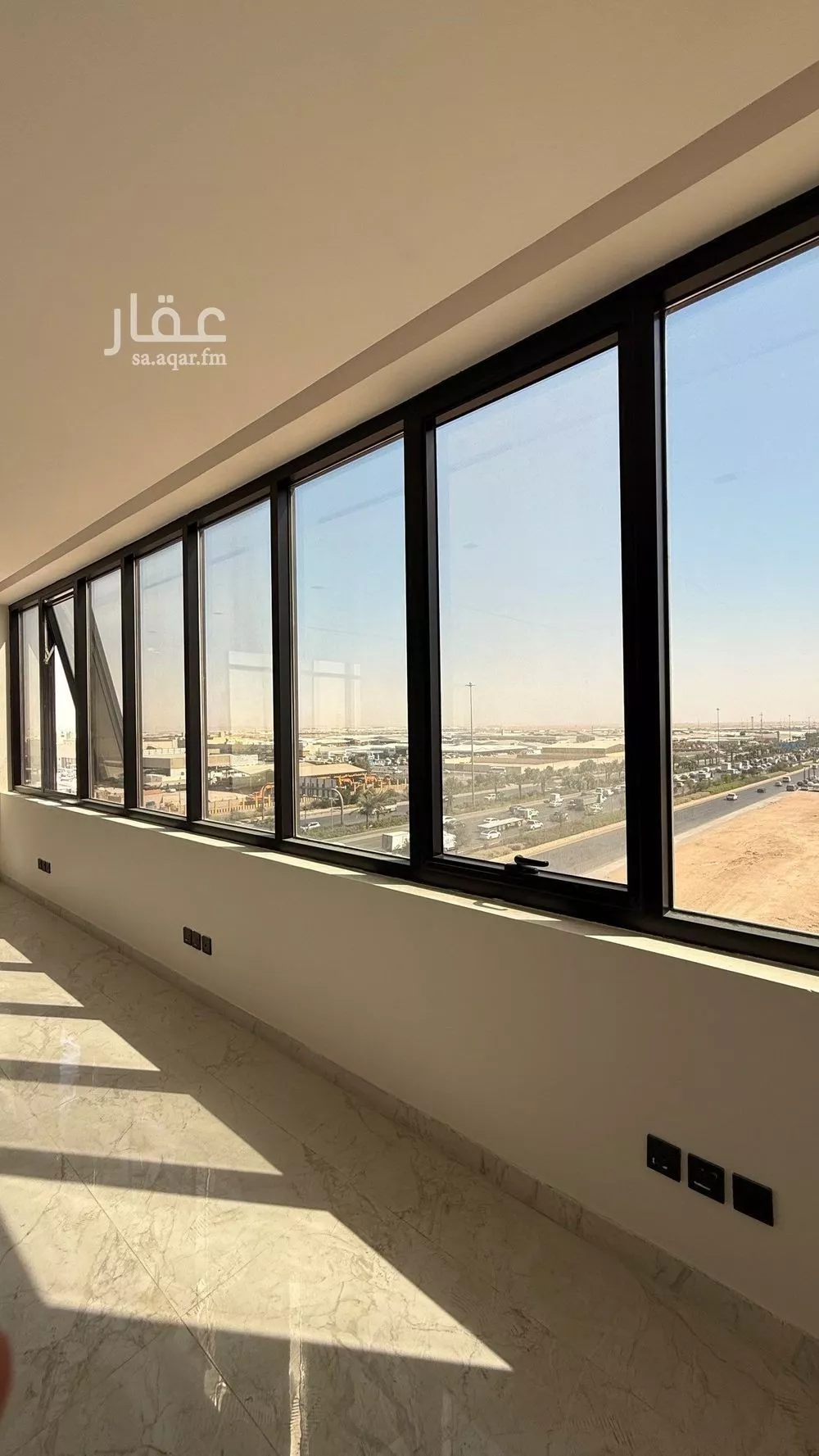 مكتب تجاري للإيجار في شارع الدائري الشرقي الفرعي, حي الفيصلية, مدينة الرياض, منطقة الرياض 1 صورة