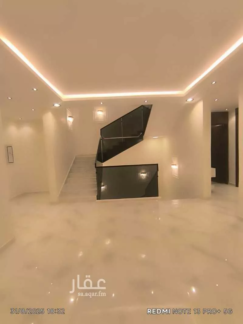 فيلا للبيع في شارع رقم 236, حي ظهرة لبن, مدينة الرياض, منطقة الرياض 1 صورة