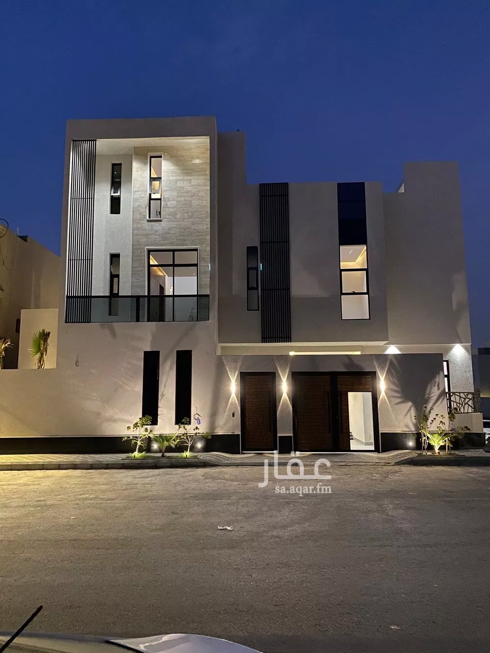 فيلا للبيع في شارع احمد الكازرونى, حي المهدية, مدينة الرياض, منطقة الرياض 1 صورة